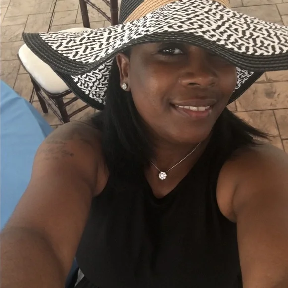 EUC Floppy Brim Hat - Picture 4 of 8